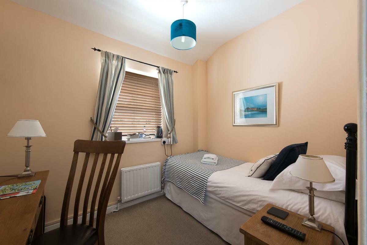 Single Room with Bathroom,817729358:JPEG